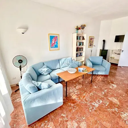 Renata, Bellissima Con Terrazzo Vista Mare E Inclusa Hébergement de vacances *