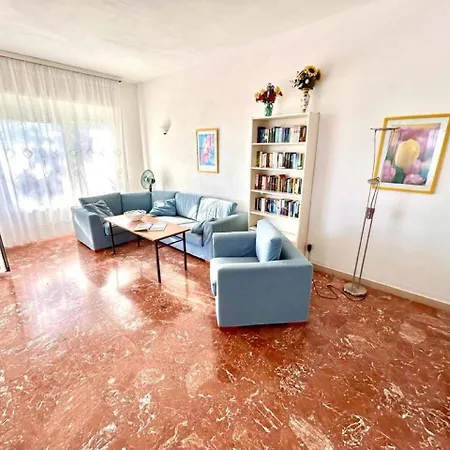 Renata, Bellissima Con Terrazzo Vista Mare E Inclusa Hébergement de vacances Numana