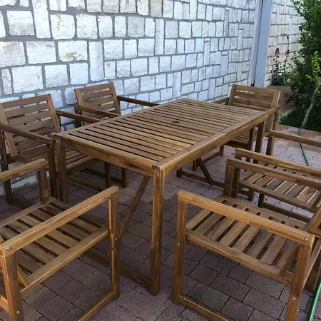 Renata, Bellissima Con Terrazzo Vista Mare E Inclusa *