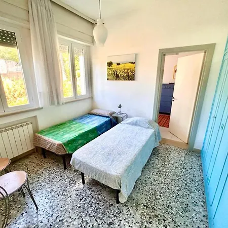 Villa Renata, Bellissima Villa Con Terrazzo Vista Mare E Spiaggia Inclusa Holiday home